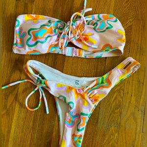 NWOT Blackbough Alana Bikini Set Strapless Cheeky Groovy Wave Abstract Print 🌊